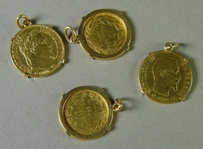 null 252- Quatre pièces de 10 F Napoléon montées en pendentif

Pds : 18,26 g