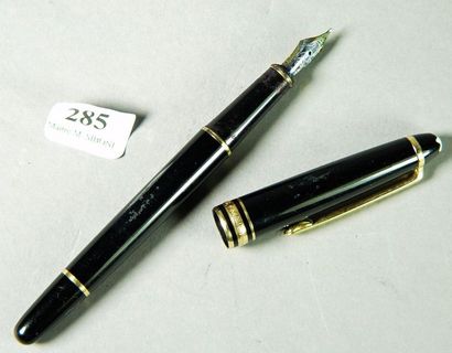null 285- MONTBLANC

Stylo à plume