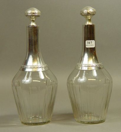null 317- Pair of engraved glass decanters, silver frame decorated with a frieze...