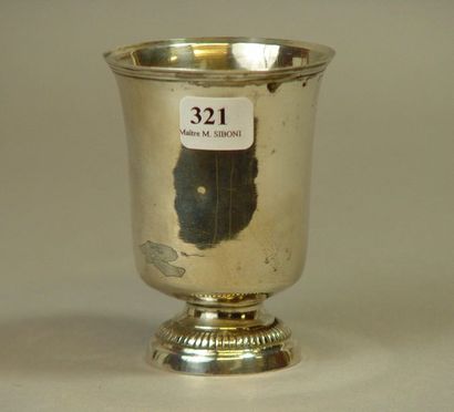 null 321- Silver pedestal timpani XIXth century (accident) Pds: 81,3 g