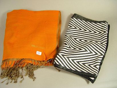 null 343- Giorgio ARMANI Large pashmina scarf (60 % cashmere, 40 % silk) double-sided...
