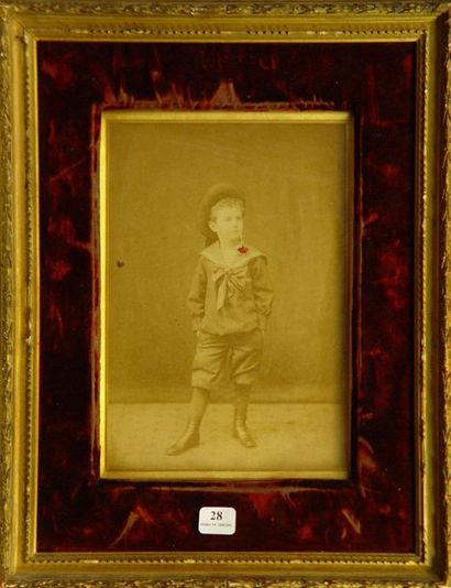 null 28- ''Joseph à 8 ans''

Photographie titrée au dos et datée 27 janvier 1883

Provenance...