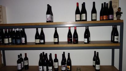 null 
N° 4



Lot d’environ 120 bouteilles de vins dont :

Gamay, Mas FOULAQUIER,...