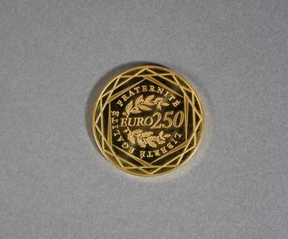 null 
245B- Monnaie de Paris

Pièce de 250 euros en or 920

Pds : 8,45 g
