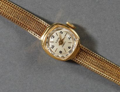 null 128- ELECTRA

Bracelet montre de dame en or jaune

Pds : 18,20 g