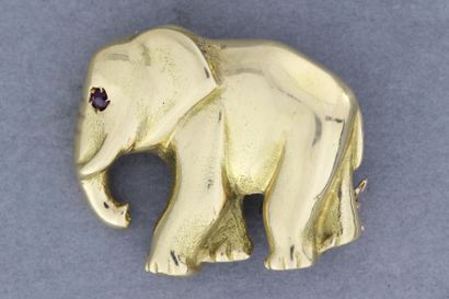 null 109- Gold "elephant" brooch set with rubies

Weight: 9,8 g