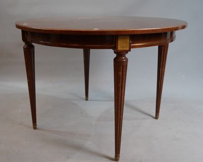null 307- Table ronde en acajou

Style Louis XVI

Diamètre : 110 cm