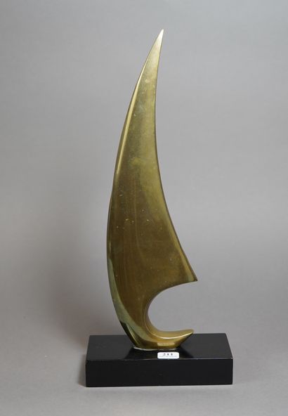 null 211- ''Voile''

Sculpture en bronze doré

H : 33,5 cm (sans le socle)