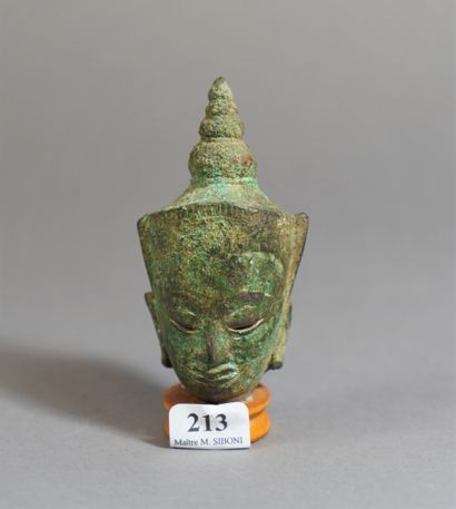 null 213- Tête de bouddha en bronze

H : 10 cm