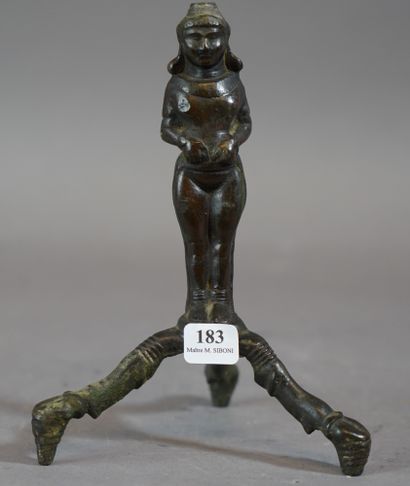 null 183- Sculpture en bronze figurant une femme

Pied tripode

(manque)

H : 18,5...