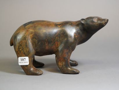 null 107- Pierre CHENET

''Ours polaire''

Bronze

Signé

L : 20 cm