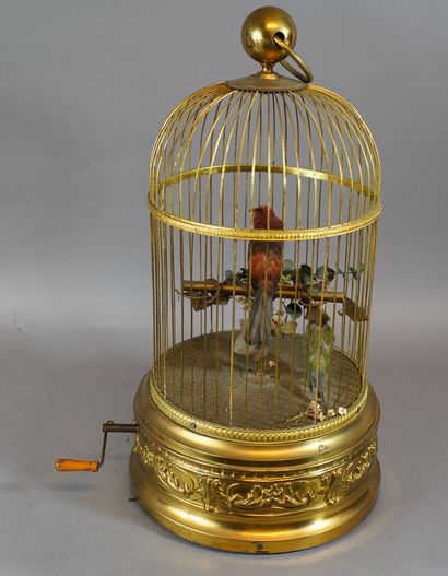 null 
166- Automate ''cage à oiseaux siffleurs'' en métal doré à guirlandes de fleurs...