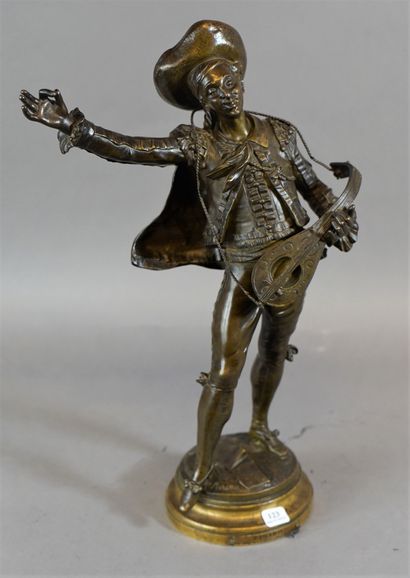 null 123- Auguste MOREAU

''Figaro''

Bronze signé sur la base

H : 44 cm