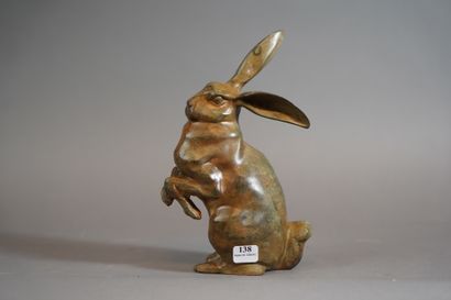 null 138- Pierre CHENET

''Lièvre''

Bronze

Cachet sous la base

24 x 12 cm