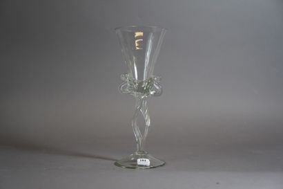 null 184- Vase en verre soufflé

H : 25 cm