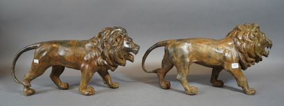 null 133- Pierre CHENET ''Les lions'' Paire de sculptures en bronze