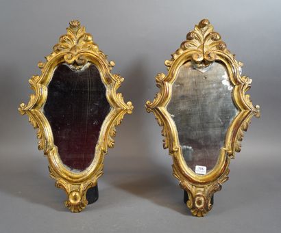 null 316- Paire de miroirs en bois doré (petit manque)