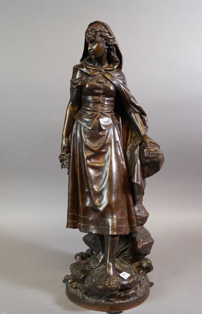 null 128- Eutrope BOURET ''Femme en promenade'' Sculpture en bronze 57 x 19 cm