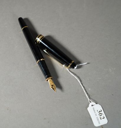 null 362- MONTBLANC Stylo plume (plume en or 14K)