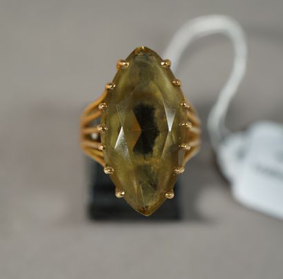 null 311- Bague en or jaune sertie d'une citrine Pds : 5,80 g