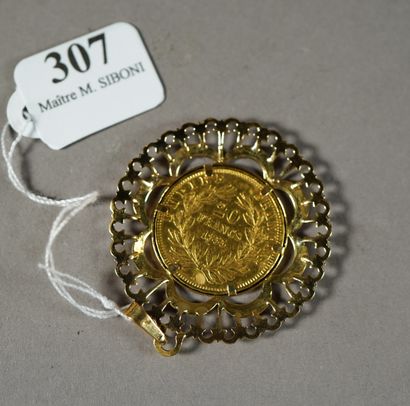 null 307- Pendentif en or jaune serti d'un Napoléon 20 F Pds : 9,90 g