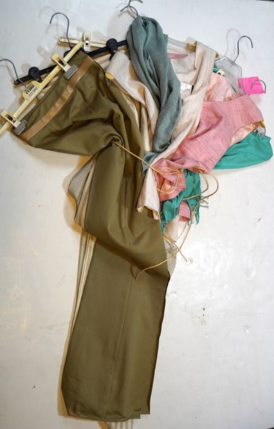 null 349- Lot de vêtements GFF : deux pantalons en lin et coton taille 42 (IT) Cinabro...