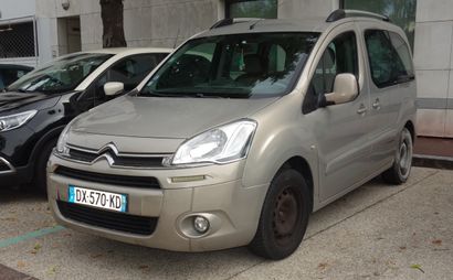 null Véhicule CITROEN BERLINGO DX 570 KD, 1ère mise en circulation 19.11.2010 - 208 800...