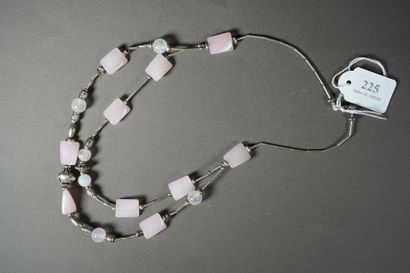 null 225- Collier double rang en quartz rose et perles argent Fermoir argent Pds...