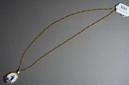 null 
300- Chaîne de cou en or jaune et son pendentif ''médaille religieuse'' 
 
Pds...
