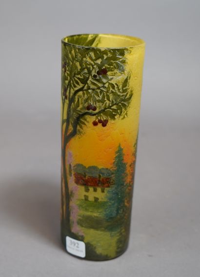 null 
392- LEGRAS Vase rouleau en verre multicouche à décor de paysage lacustre....