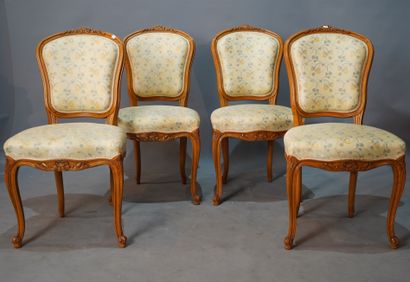null 544- Suite de quatre chaises en bois sculpté Style Louis XV H : 96 cm