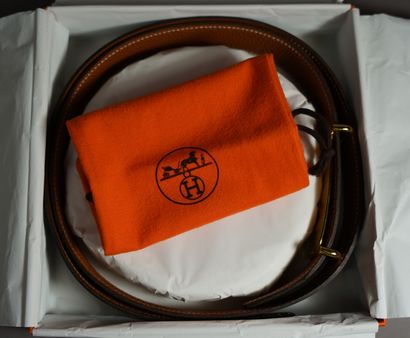 null 378- HERMES Ceinture d'homme en cuir, boucle Boîte et dust-bag