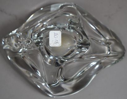 null 408- DAUM France Cendrier en cristal L : 19 cm