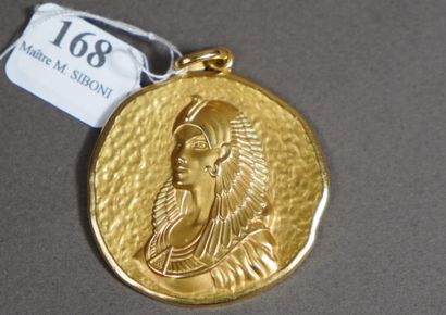 null 168- Médaille-pendentif ''Nefertiti'' en or jaune Pds : 16,50 g