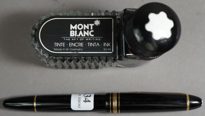 null 434- MONTBLANC Stylo à pompe, plume en or, et son encrier