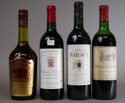 null 217- Lot de vins divers : Bordeaux et Champagne