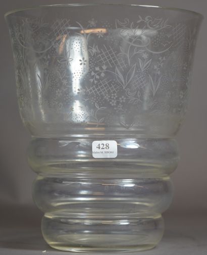 
428- Baccarat 

Vase en cristal à décor...