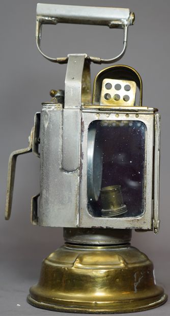 null 433- Lanterne de cheminot H : 33 cm