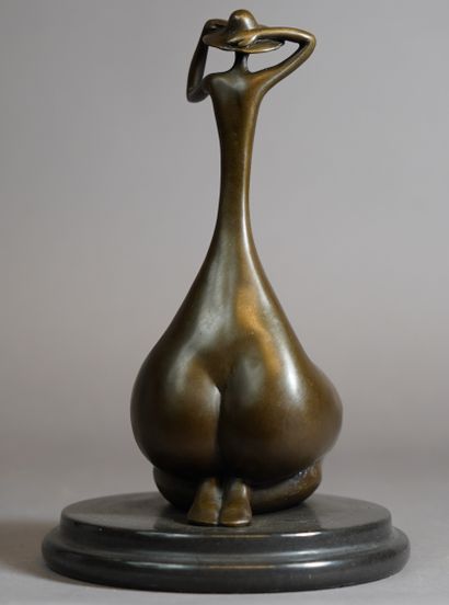 null 387- MILO ''Femme à genoux'' Sculpture en bronze H : 23 cm (avec le socle)