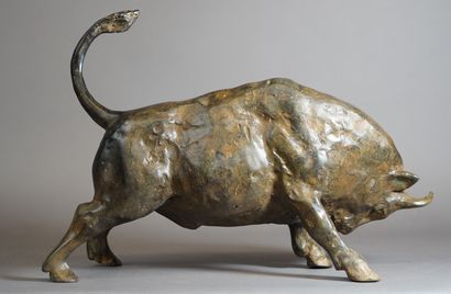 null 389- Pierre CHENET ''Taureau'' Sculpture en bronze L : 42 cm