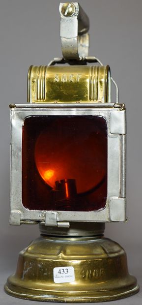 null 433- Lanterne de cheminot H : 33 cm