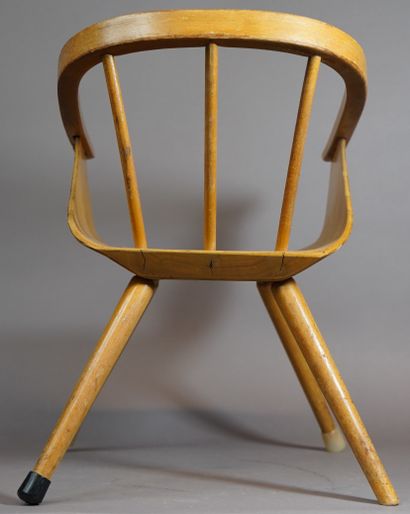 null 329- Fauteuil d'enfant BAUMANN (H : 40 cm) et chaise d'enfant CASALA (H : 60...
