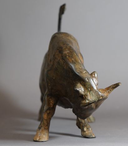 null 389- Pierre CHENET ''Taureau'' Sculpture en bronze L : 42 cm