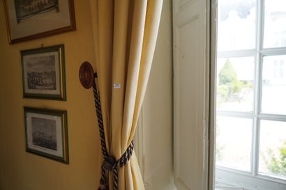 null 147- Paire de rideaux en tissu jaune Décolorations 380 x 120 cm