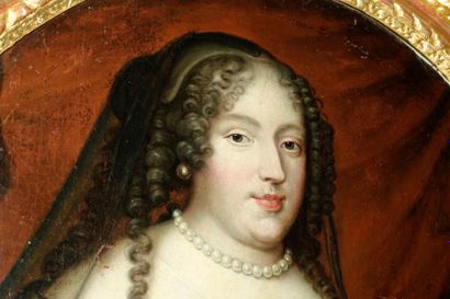 null 30- Ecole fin XVIIème siècle "Femme au collier de perles'' Huile sur toile ovale...