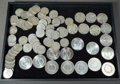 null 223- Lot de 75 pièces en argent : 5 pièces de 50 F de 1974, 7 pièces de 50 F...
