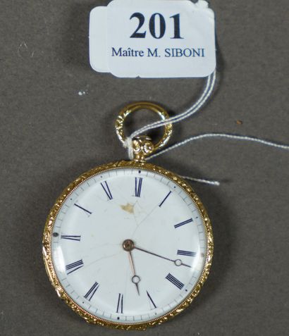 null 201- Montre gousset en or à décor de fleurs Cadran accidenté en céramique blanche...