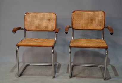 449- Paire de fauteuils cannés en bois et...