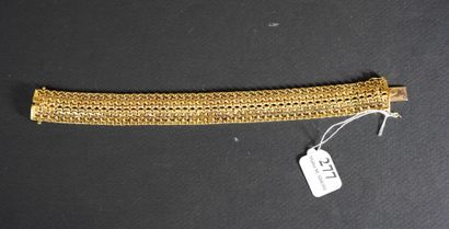 277- Bracelet tressé en or jaune Pds : 23,50...