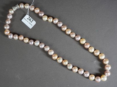 262- Collier de perles d'eau douce rosées...